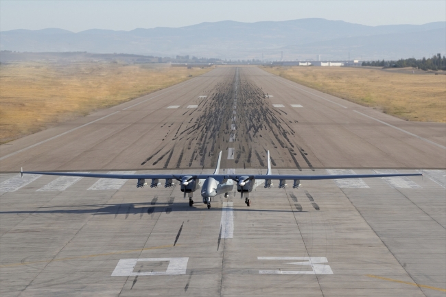 Aksungur tam yüklü mühimmatla 28 saat uçtu